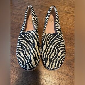 Vince Camuto Espadrilles Size 10M Zebra Print Round Toe Thick Sole Shoes Slip On